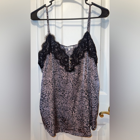 2 Maurice’s Tops Size Large - Picture 7 of 8